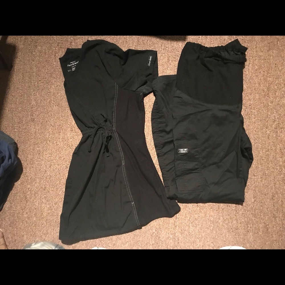 Maternity scrubs